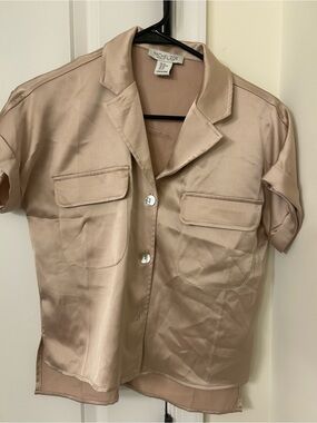 Rachel Zoe Blush Satin Short Sleeve Button Shirt. XS